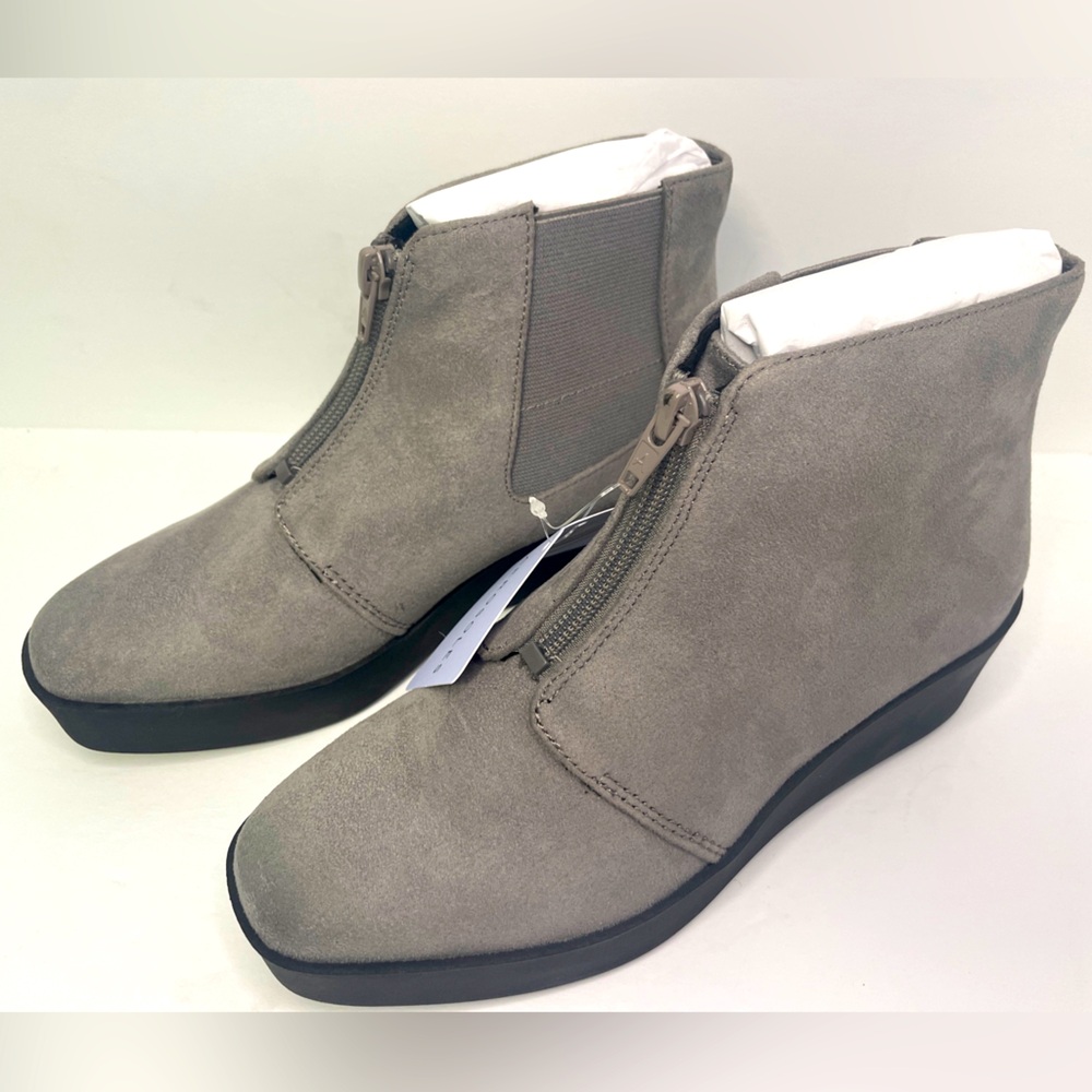 Aerosoles Women's Carin Ankle Boot, Quiet Shade Faux Suede, Size 5 New In Box